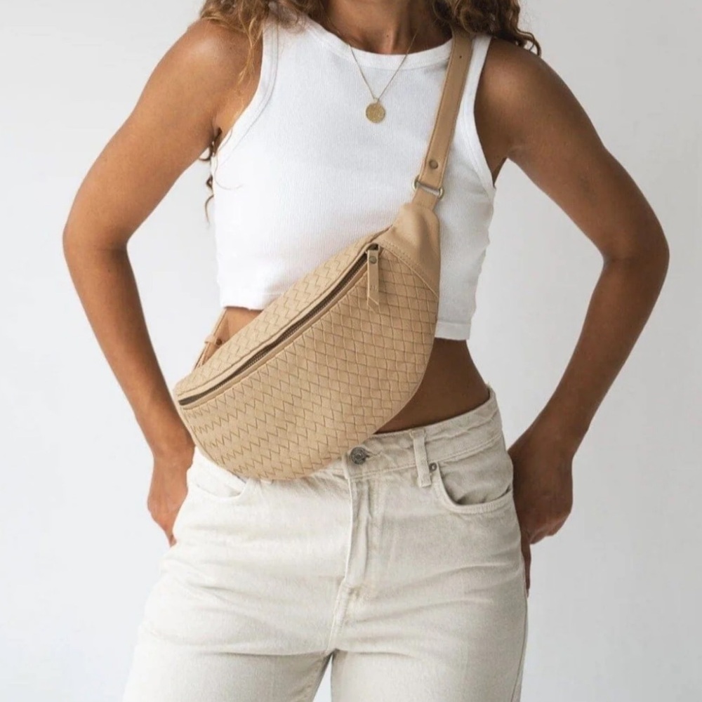 MANDRN Woven Atlas bag in sand